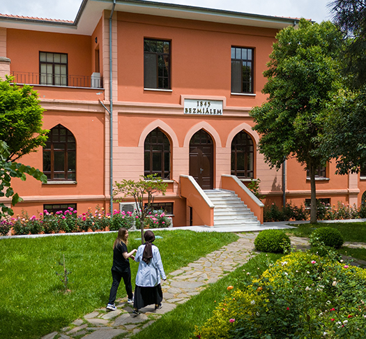Bezmiâlem Vakıf Üniversitesi Konumu: Semt ve Ulaşım Rehberi - Kapak Görseli